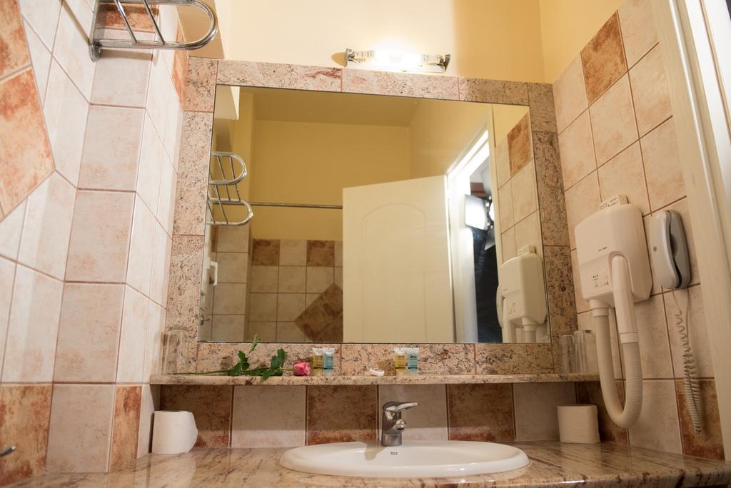 Irini Spa Hotel ルトラ・エディプソス エクステリア 写真