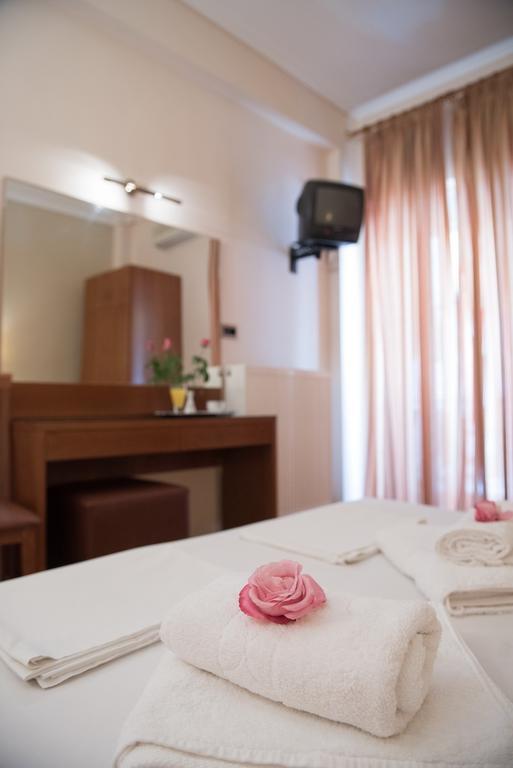 Irini Spa Hotel ルトラ・エディプソス エクステリア 写真
